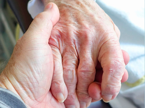 cuidadoras a domicilio cuidando con pasion